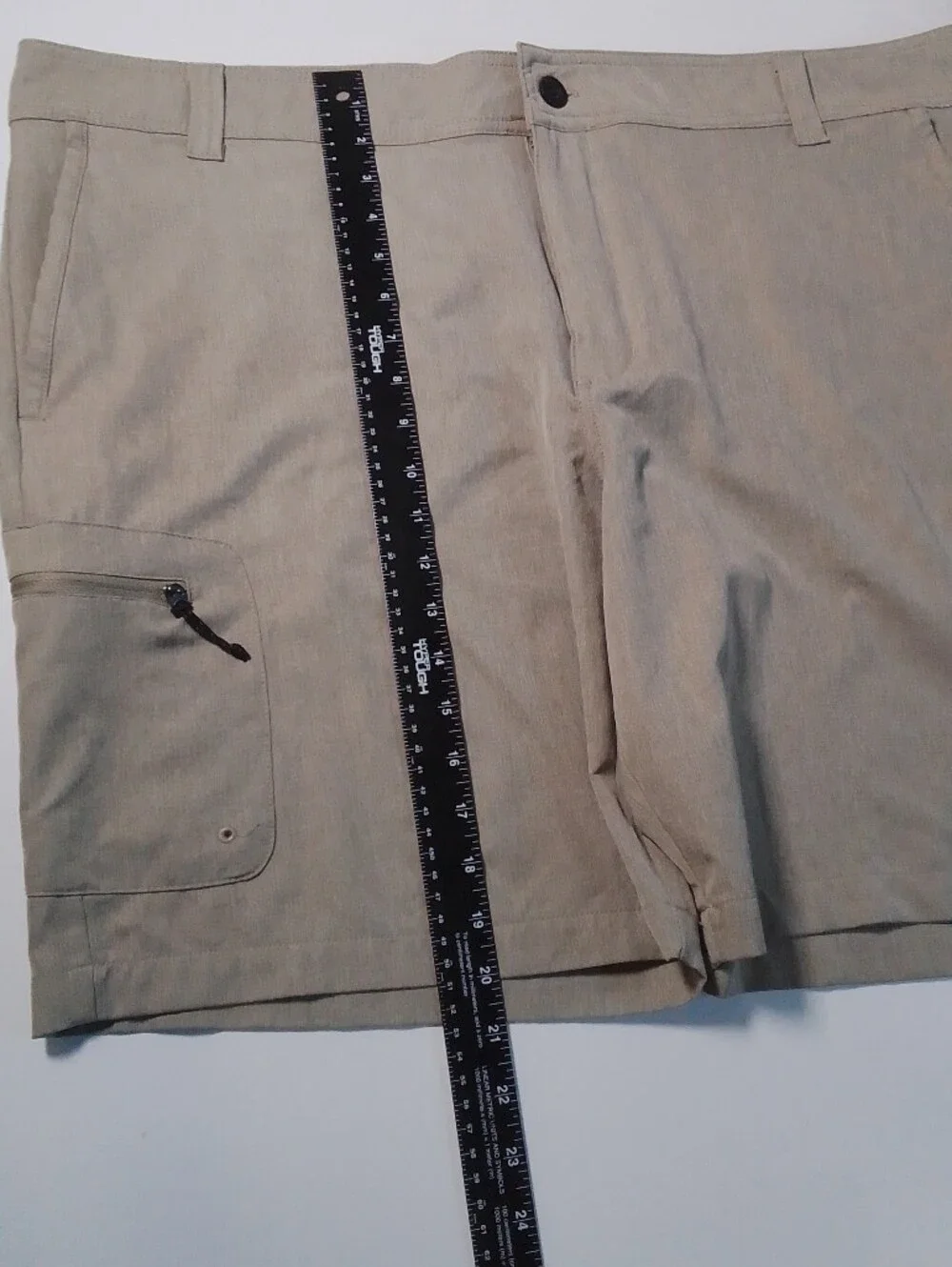 Magellan Outdoors Fish Gear Shorts Mens 42 Water Repellent Fishing Hiking Cargo